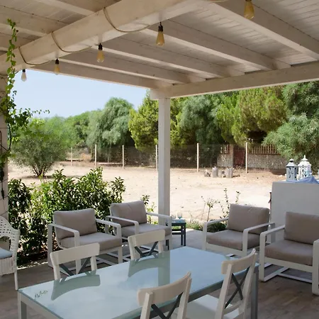 בית נופש Tancredi's Seaside *